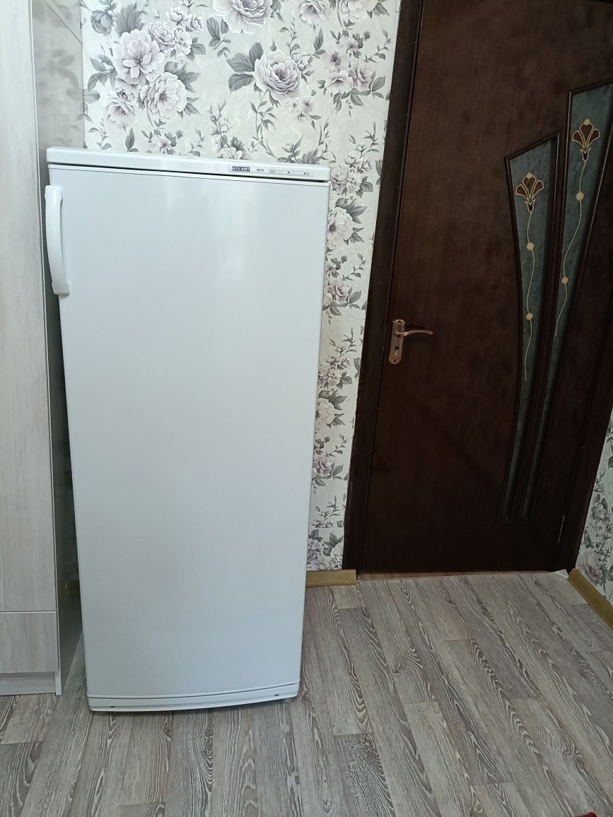 Продается морозильник ATLANT