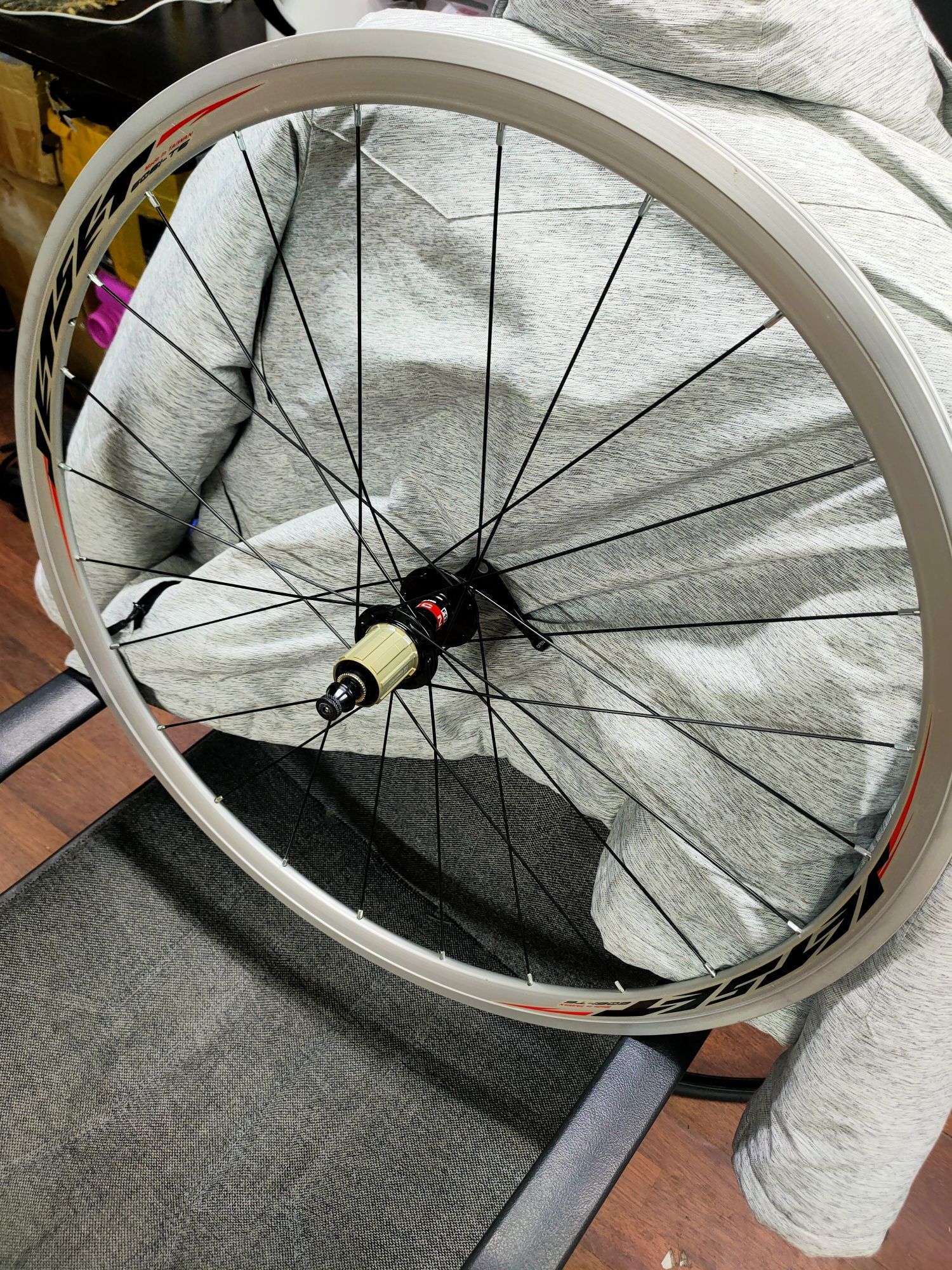 Заднидний диск, колесо для шоссейника