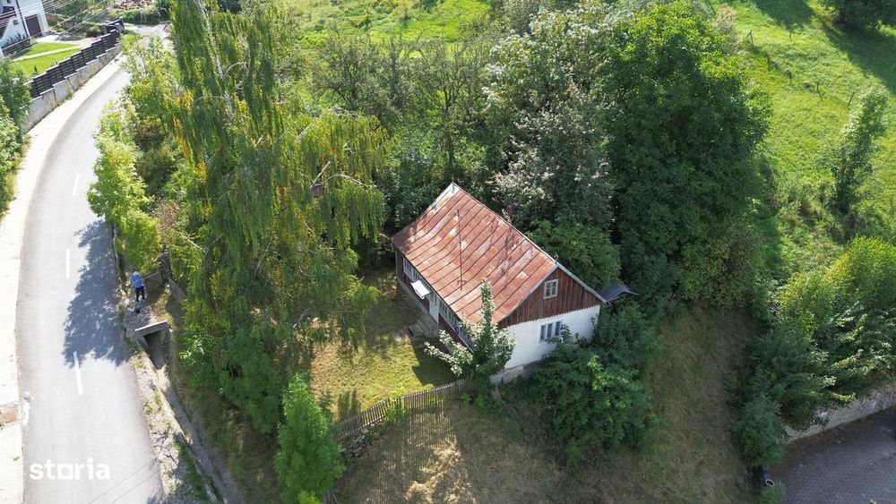 Casă bătrânească+teren 910 mp
