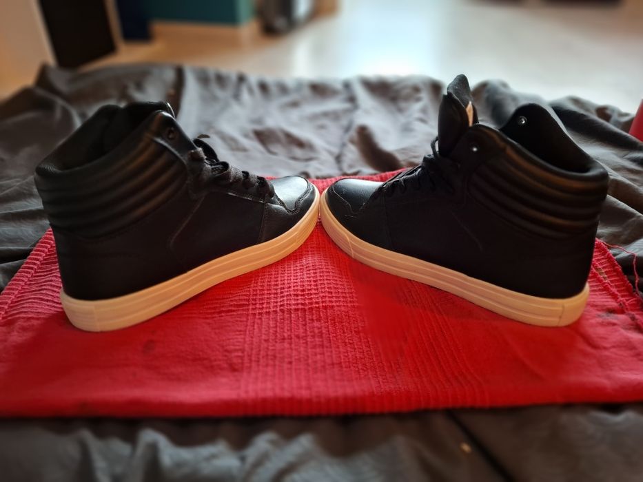 Livergy Sneakers din piele – noi, simpli și versatili