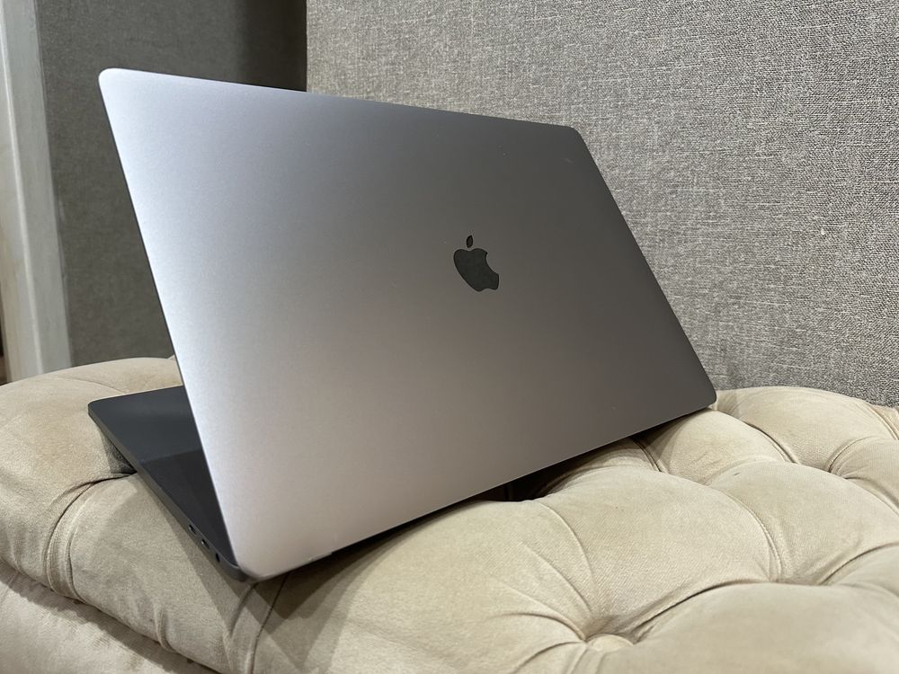 * Apple MacBook PRO 16 A2141 core i9 мощный игровой ноутбук