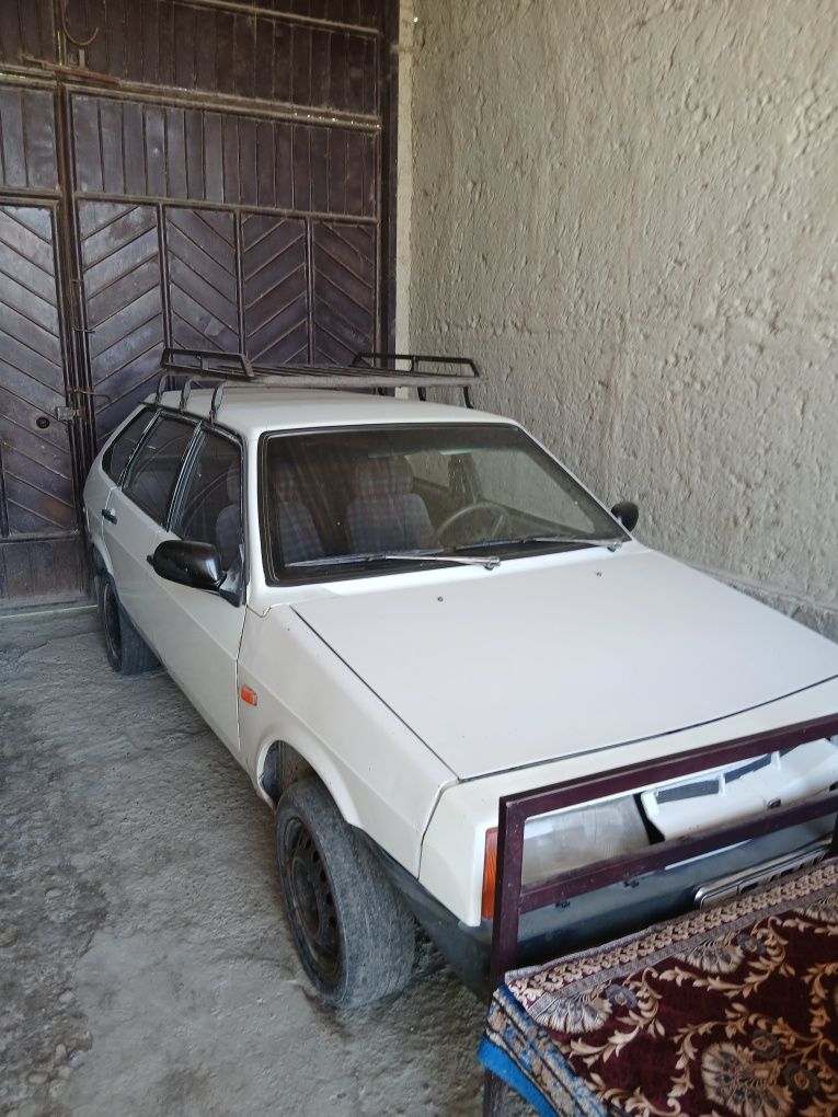 Лада 09 сотилади