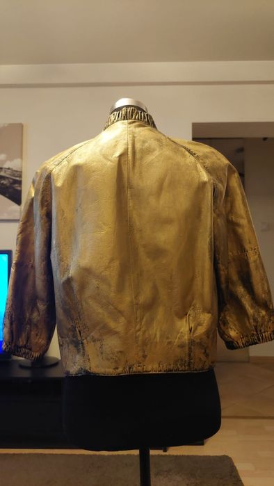 Geaca  din piele aurie pictata manual