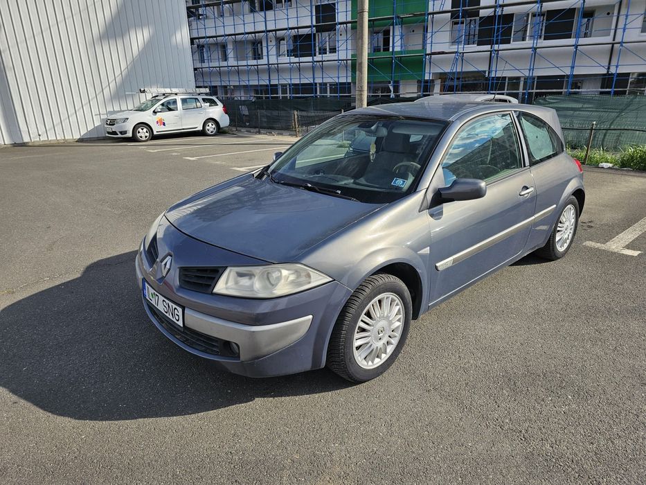 Vand Renault Megane hatchback 2006 2.0  16V benzina