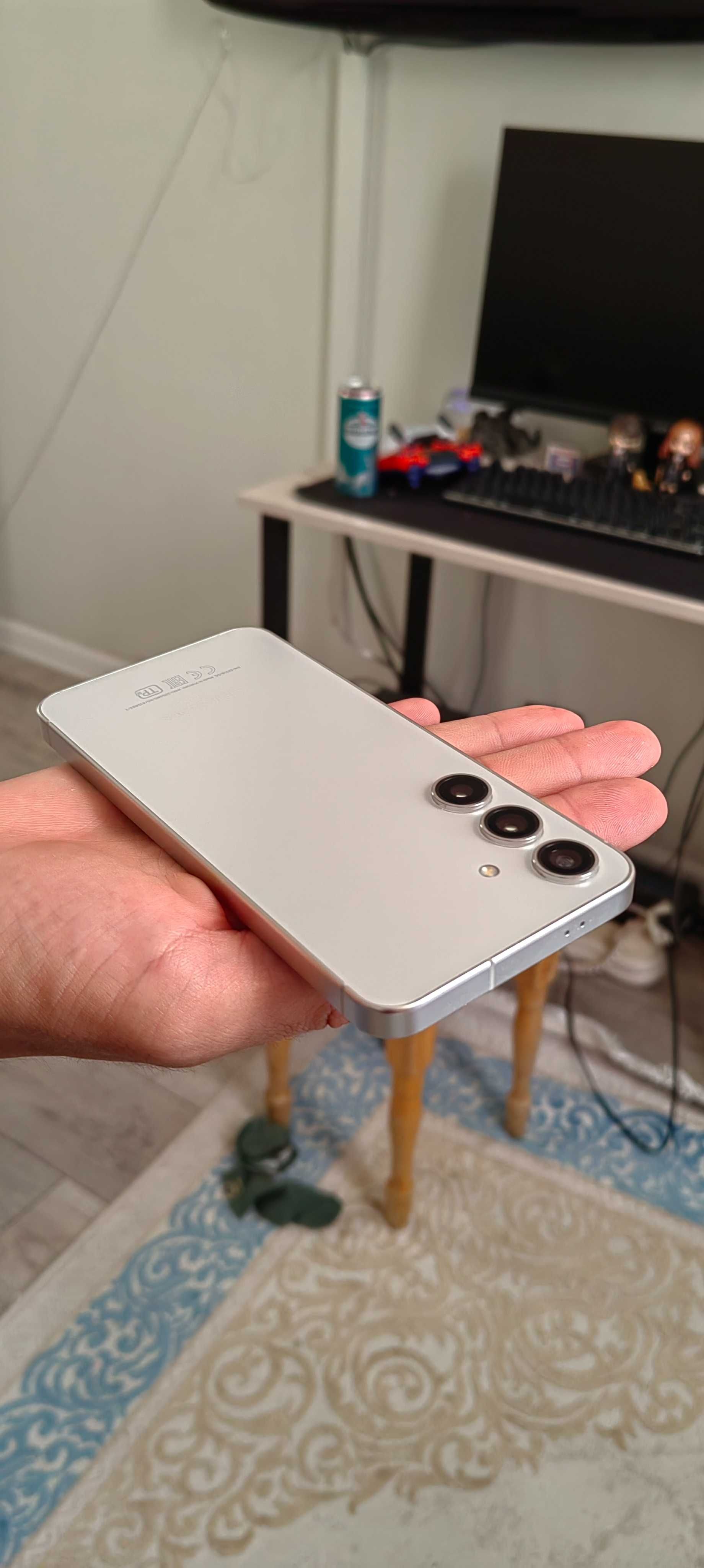 Продам Samsung s24 на 128гб в идеальном состоянии