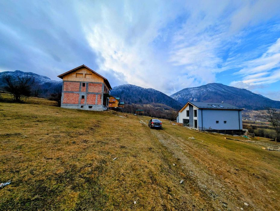 Teren intravilan 5 km de Castelul Bran, in Zarnesti, zona rezidentiala
