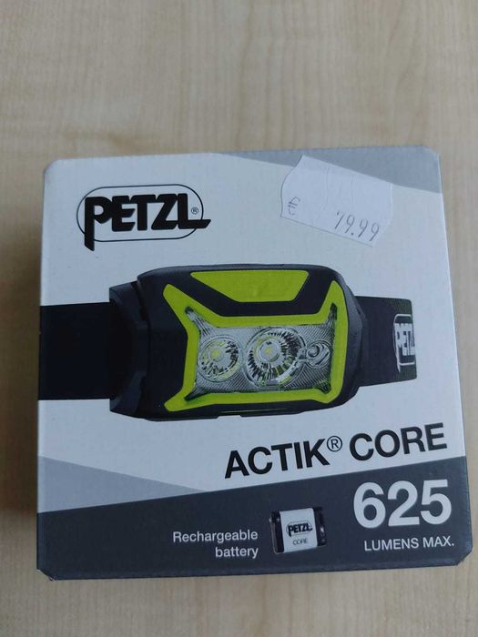 Lanterna frontala Petzl Actik Core 600