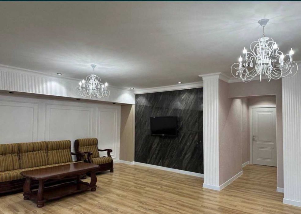 Лабзак 4 хона 3 хона килинган 2-этаж,110м2 квартира ШОШИЛИНЧ сотилади!