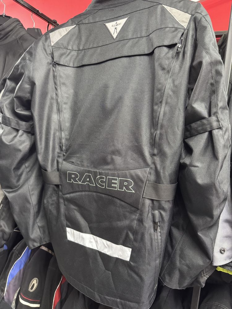 Яке за мотор Racer L