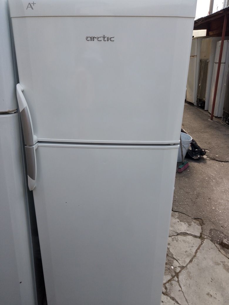 Frigider arctic Indesit Whirlpool metrou Tineretului