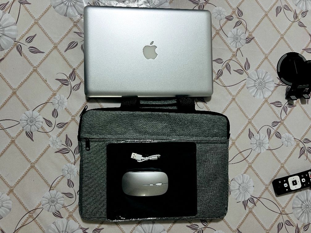 Macbook sotiladi Apple