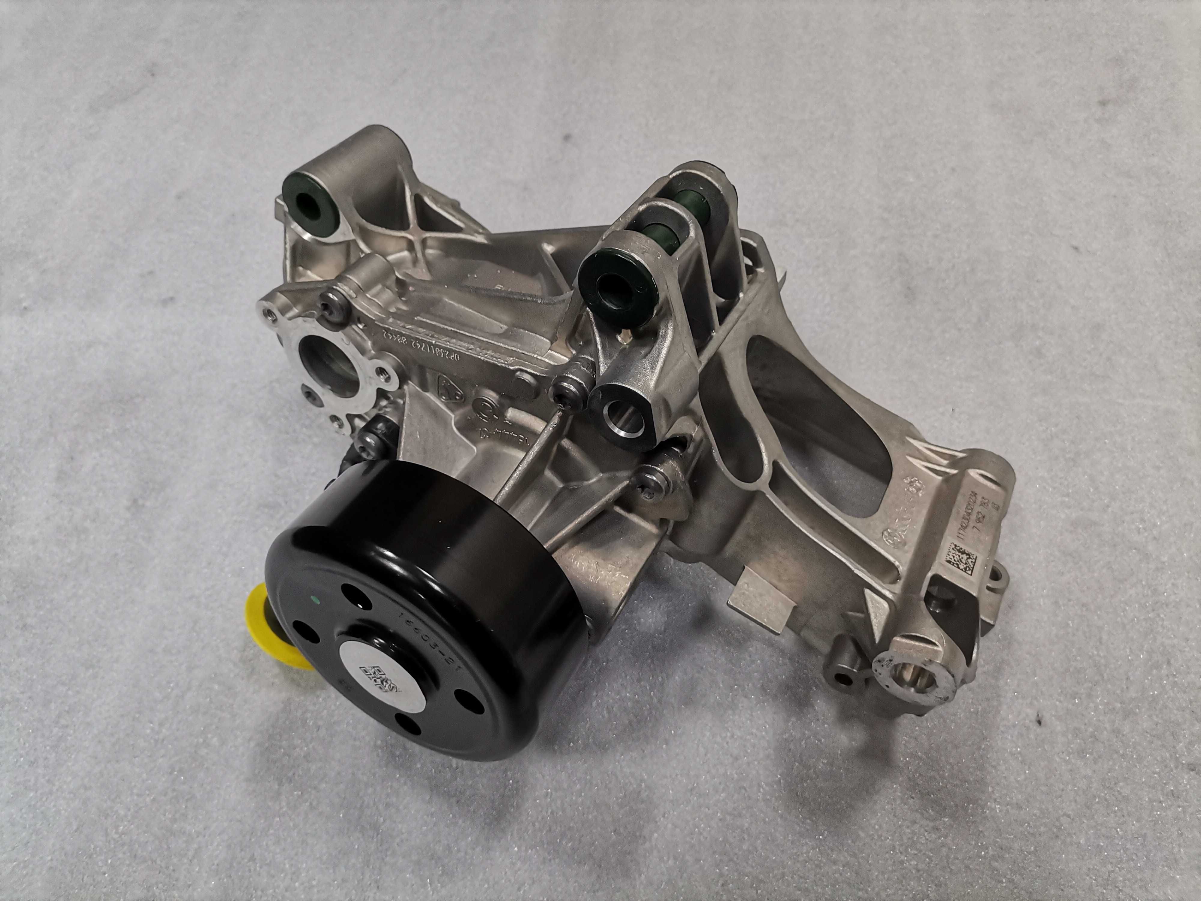 Нова Водна Помпа с Корпус 7952783 / B58 BMW 4.0i ix