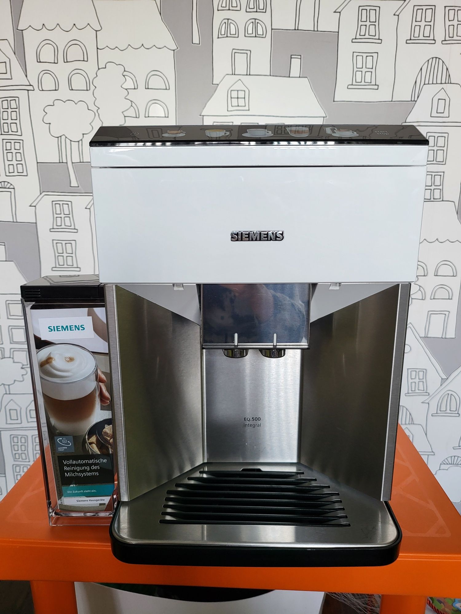 Кафеавтомат Siemens EQ 500 Кафемашина Сименс Каферобот с кана за мляко