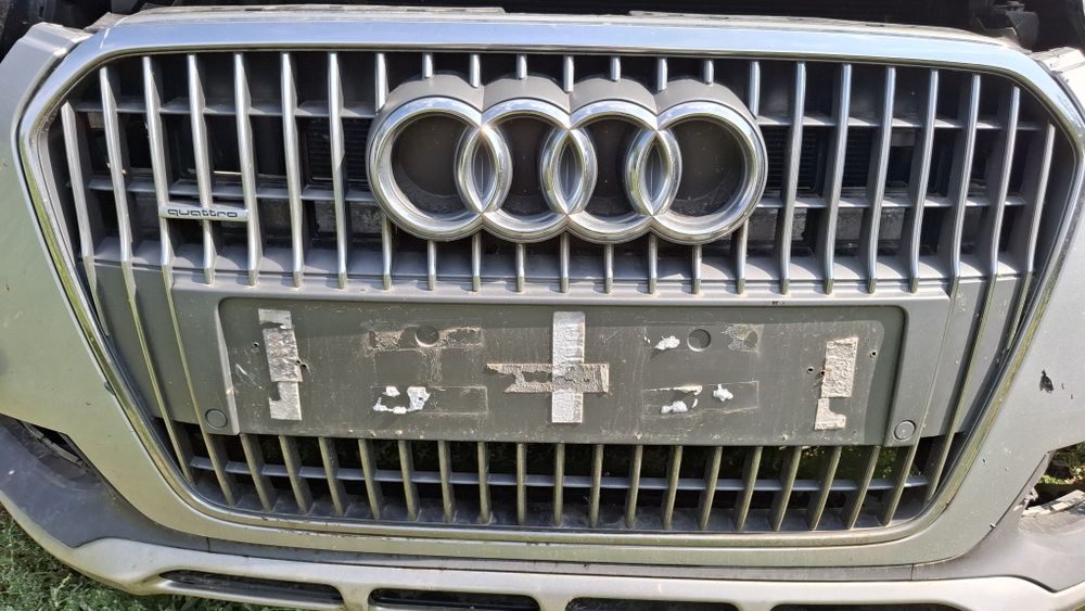 Grila centrala radiatoare Audi A6 4G C7 Allroad 2013