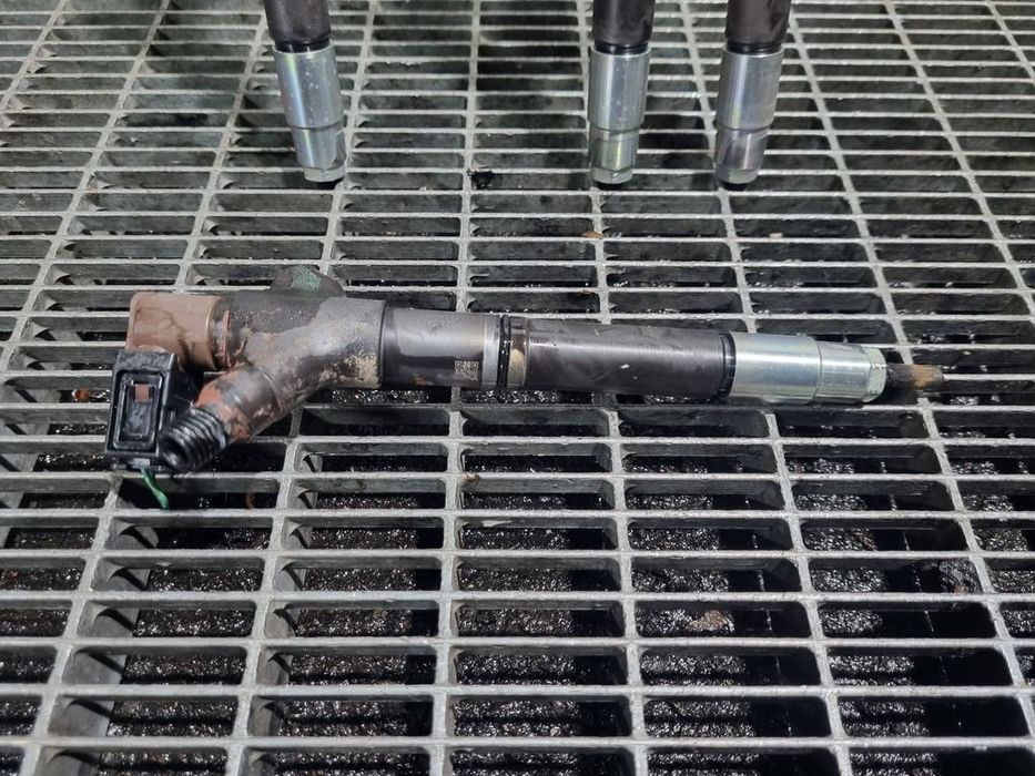 Injector Toyota RAV 4 III 2.2 D - 4D 2006 - 2012 150CP 2AD - FHV Euro5 (1357) Diesel ...