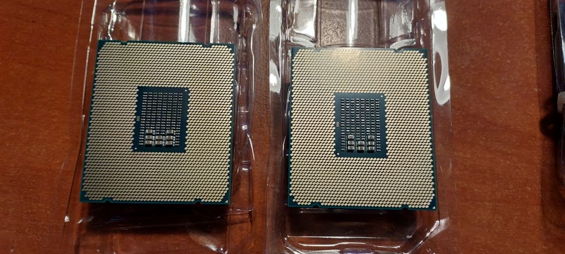2 x Procesor Intel Xeon E5-2630 V4 10 Cores SR2R7  Skt 2011-3 DDR4