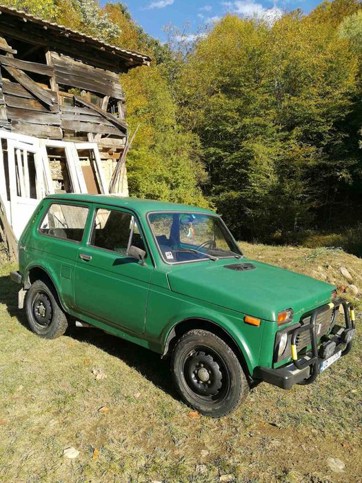 Продавам лада нива 1600