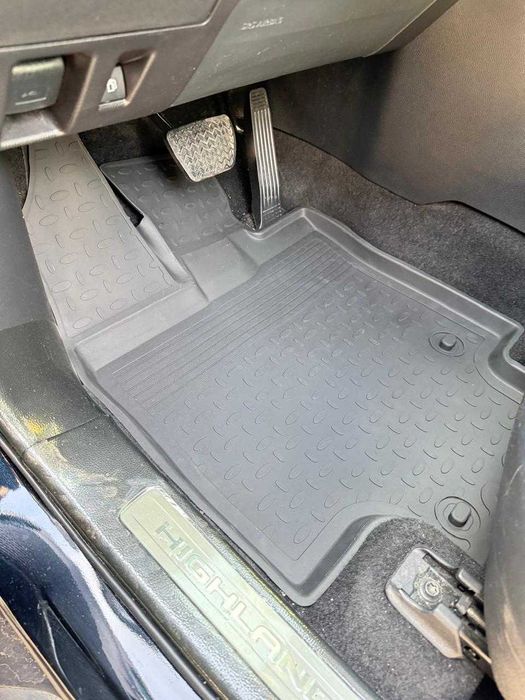 Коврики полики салона с бортом на Toyota Highlander 2019 по 2024 новые