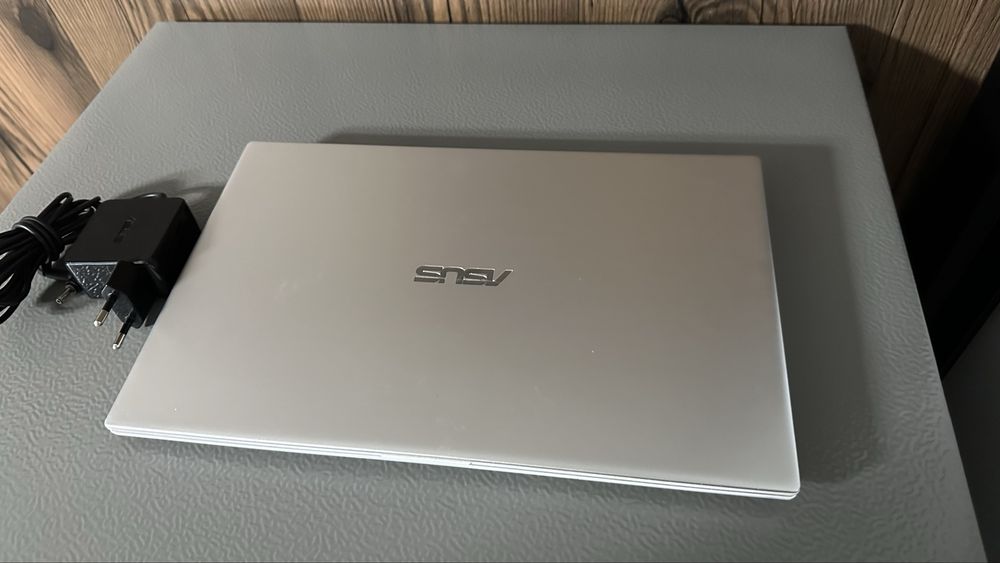 Ноутбук ASUS Vivobook Core i3-8th/512GB SSD/Windows 11