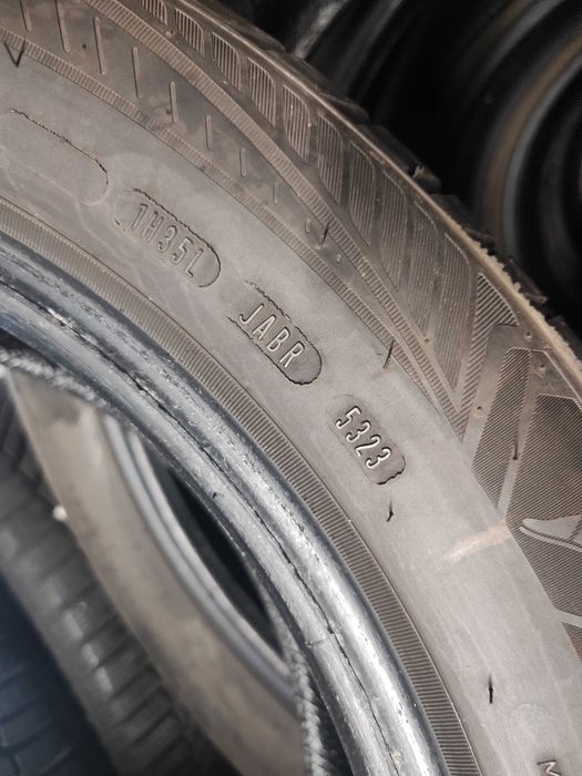 2бр.зимни гуми 225/55/18 Goodyear