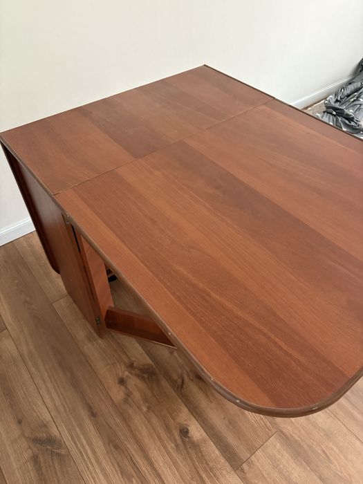 Стол книжка для гостиной