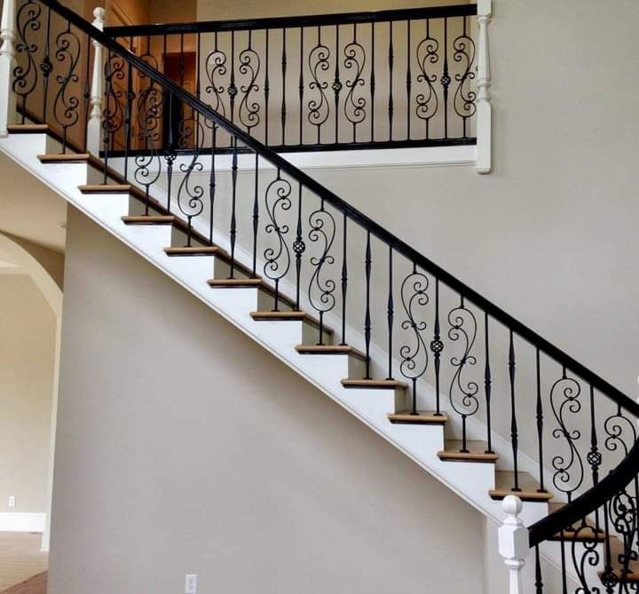 Balcoane, balustrade si scari metalice interioare