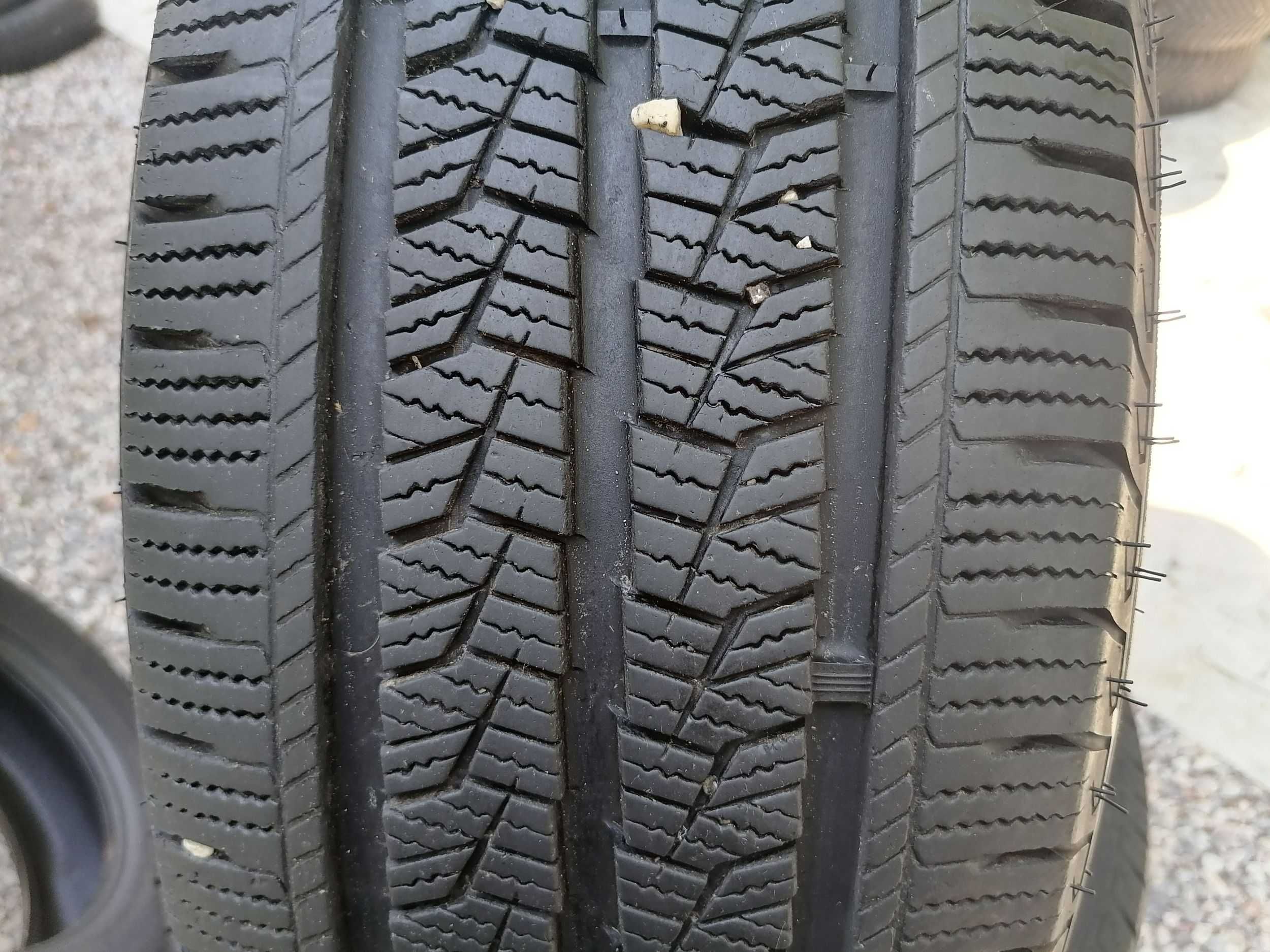 4 бр. зимни гуми Trocmah 235/65R16C