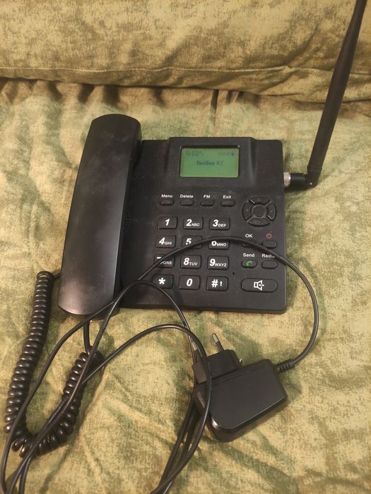 Сотовый телефон. Стационар с трубкой.