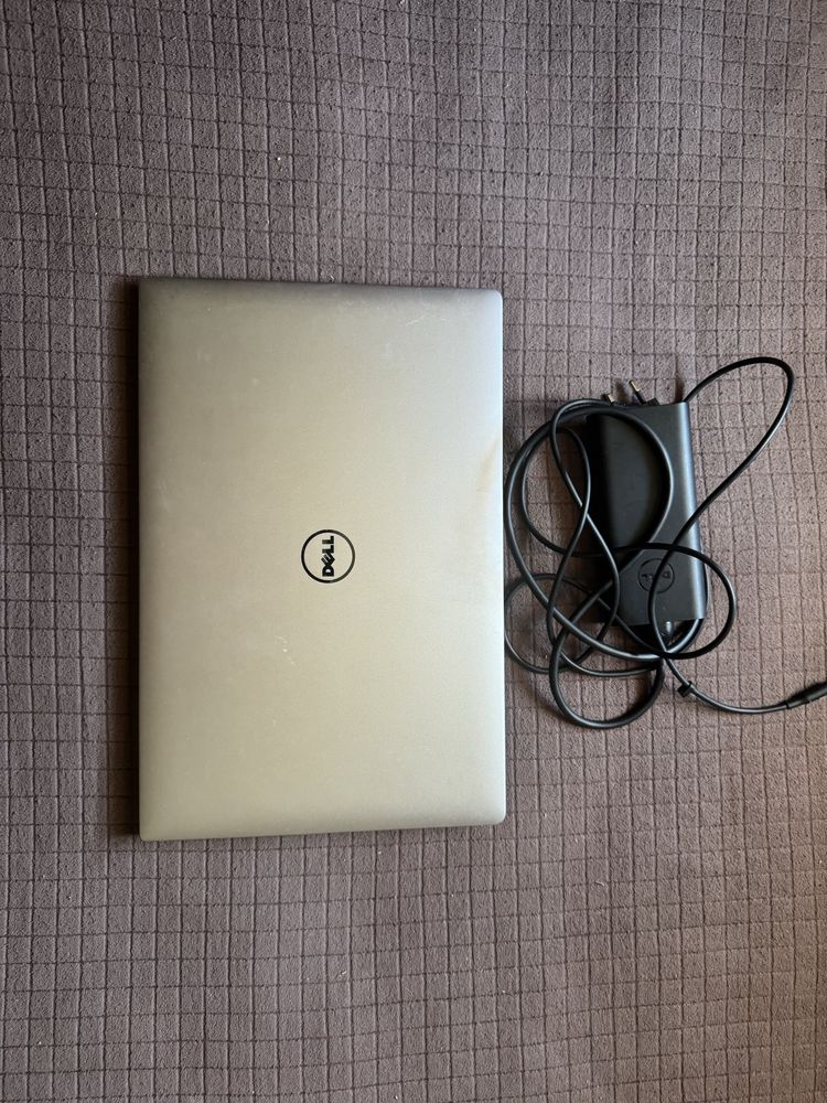 Dell XPS 15 9550 • 4K Touchscreen • intel core i7 • 16GB RAM • SSD