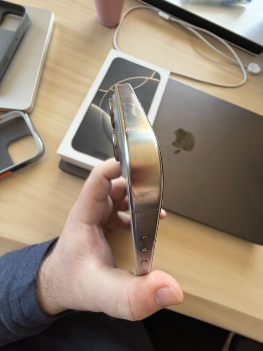 Vand iphone 16 pro max Garantie