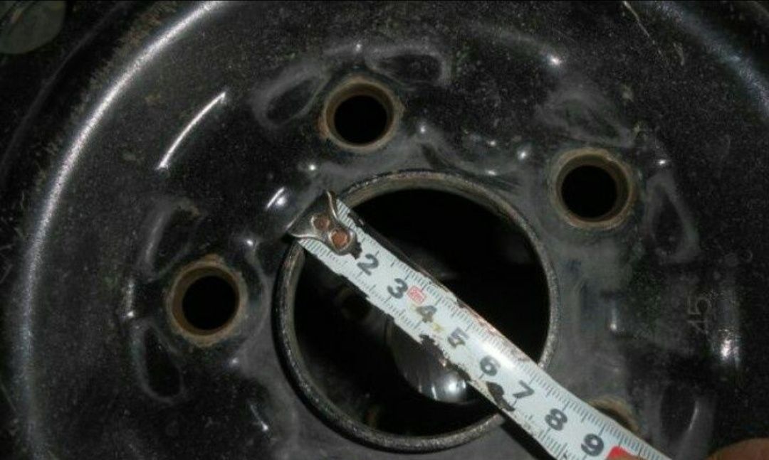 Диски R-14 пяти болтовые стояли на Мазде