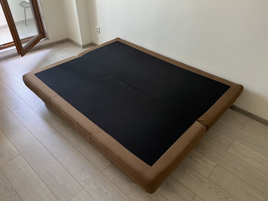 Canapea extensibilă cu spațiu de depozitare