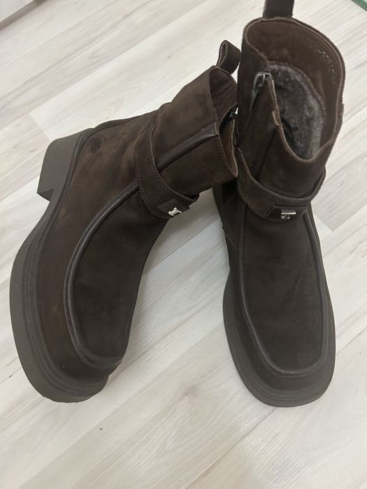 Продаю зимнюю обувь