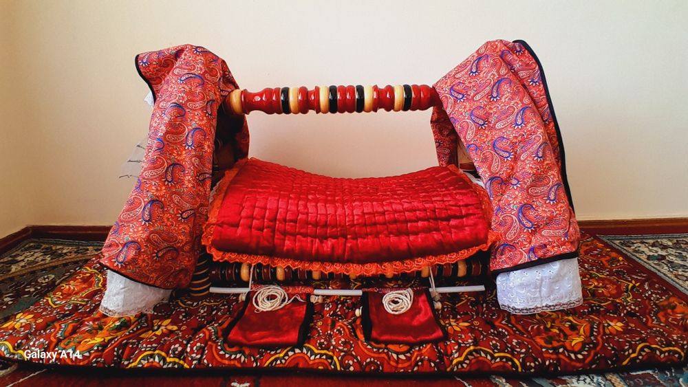 Beshik sotiladi. Srocha.