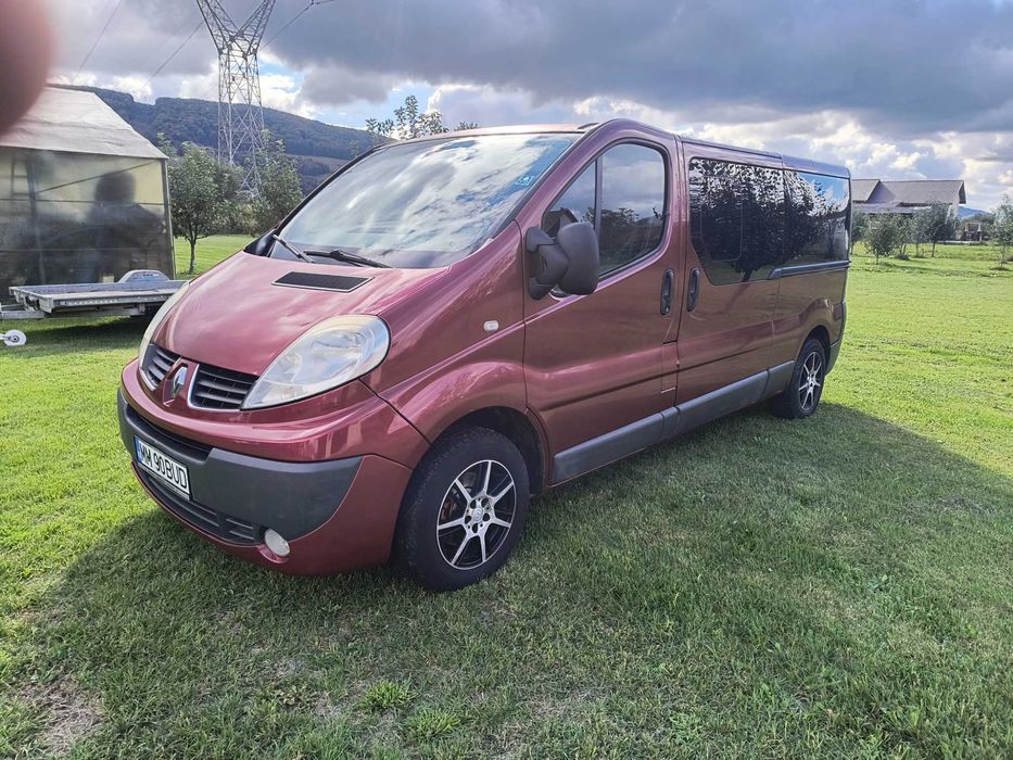 Vand Renault trafic 8+1