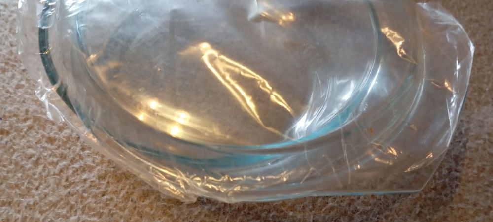 Vas nou de yena și set de  pahare vintage