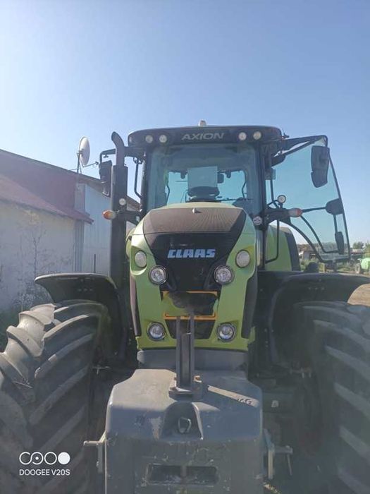 Tractor CLAAS Axion 810