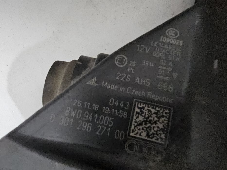 Far stanga bixenon led Audi A4 B9 dupa 2016 cod 8W0941005