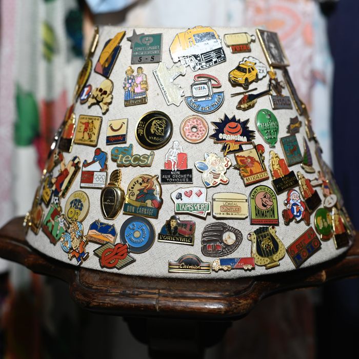 Colecție veche de insigne