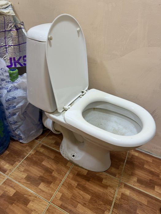 Унитаз сотилади Керамин фирмаси