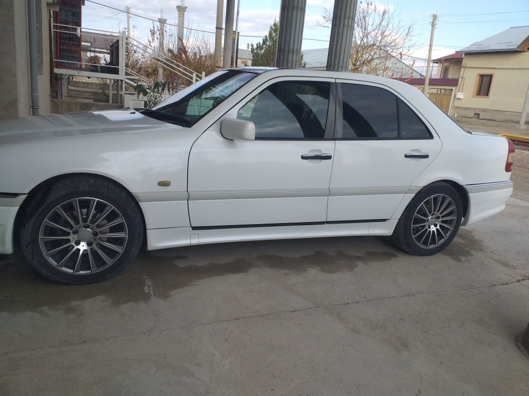 Продаётся мерседес w202