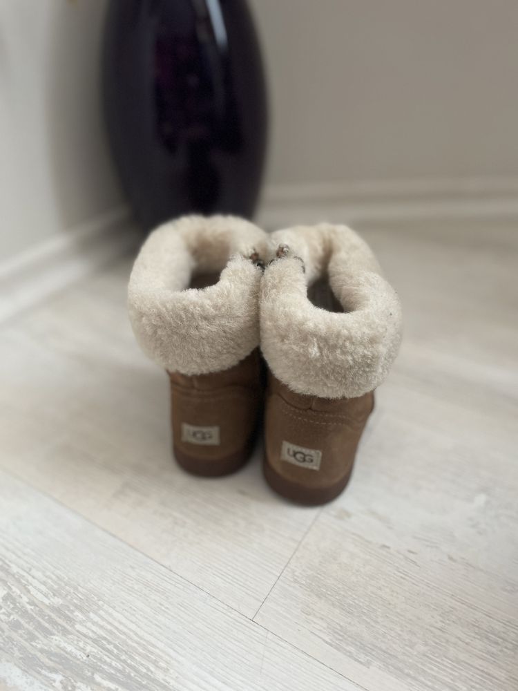 Детски боти UGG