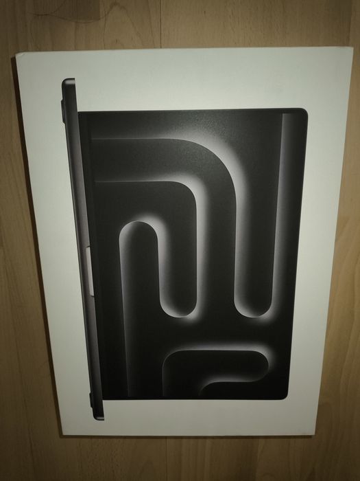 Коробки от MacBook Pro