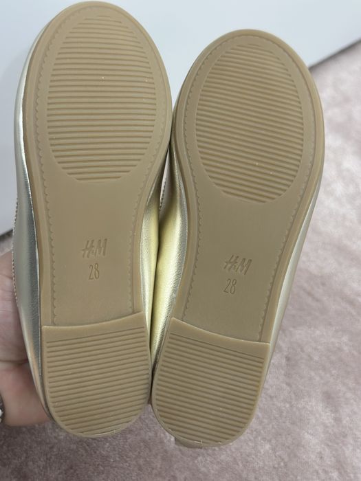Златисти пантофки HM 28 номер