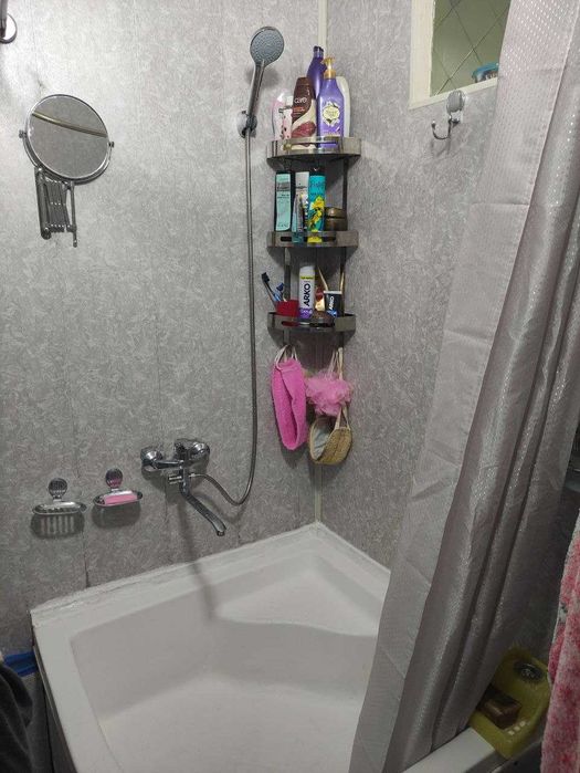 Срочно! 5-комнатная квартира 100м², Мирзо-Улугбек, рядом Эко базар(МА)