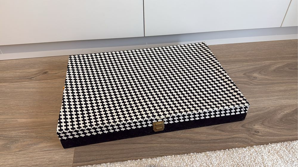 Vand set 51 tacamuri placate cu argint ARG 800