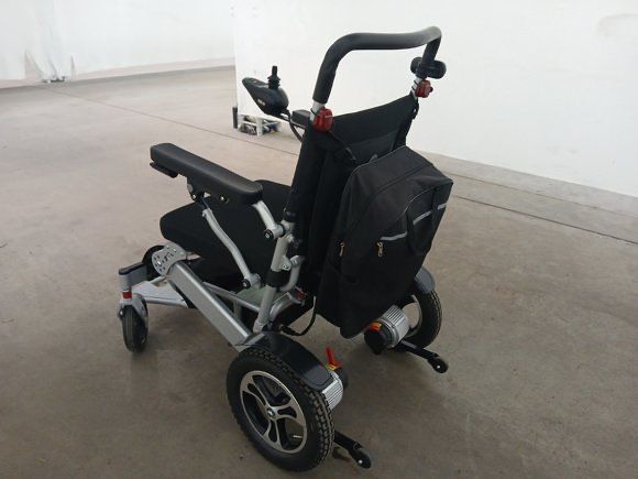 Scaun rotile electric 8000EA Nou