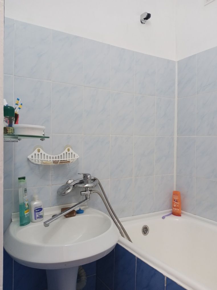 Продам 2 комнатную квартиру на Исиналиева 12