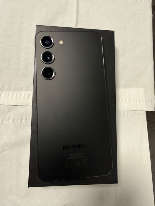Vând Samsung Galaxy S 23 de 235 GB