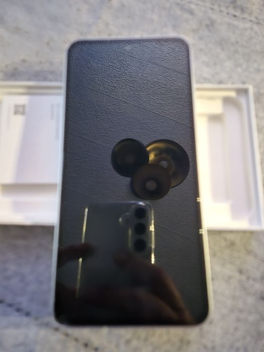 Продавам Samsung A56 5G -за части